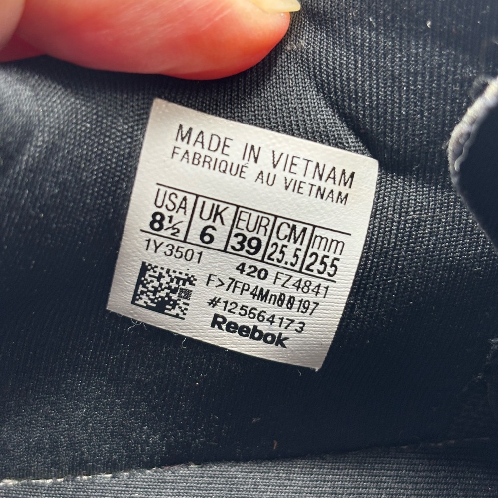 Reebok Womens Black 8 1/2 running shoes. - Picture 6 of 8